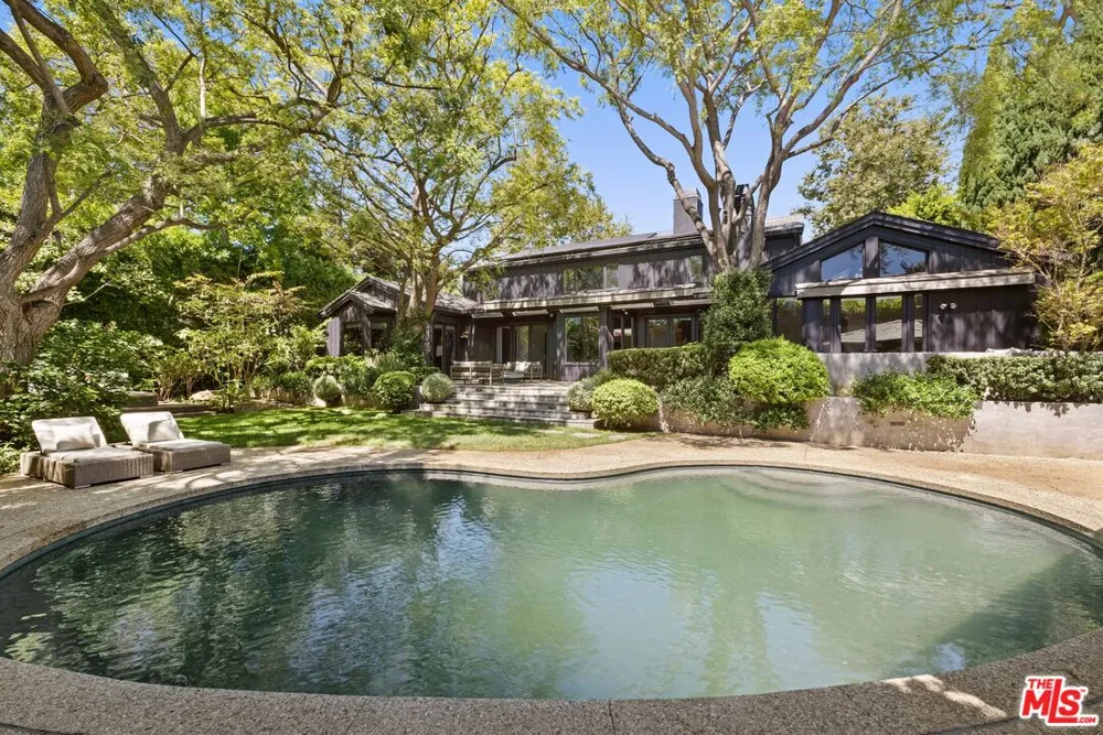 13574 D'Este Drive Pacific Palisades, CA 90272