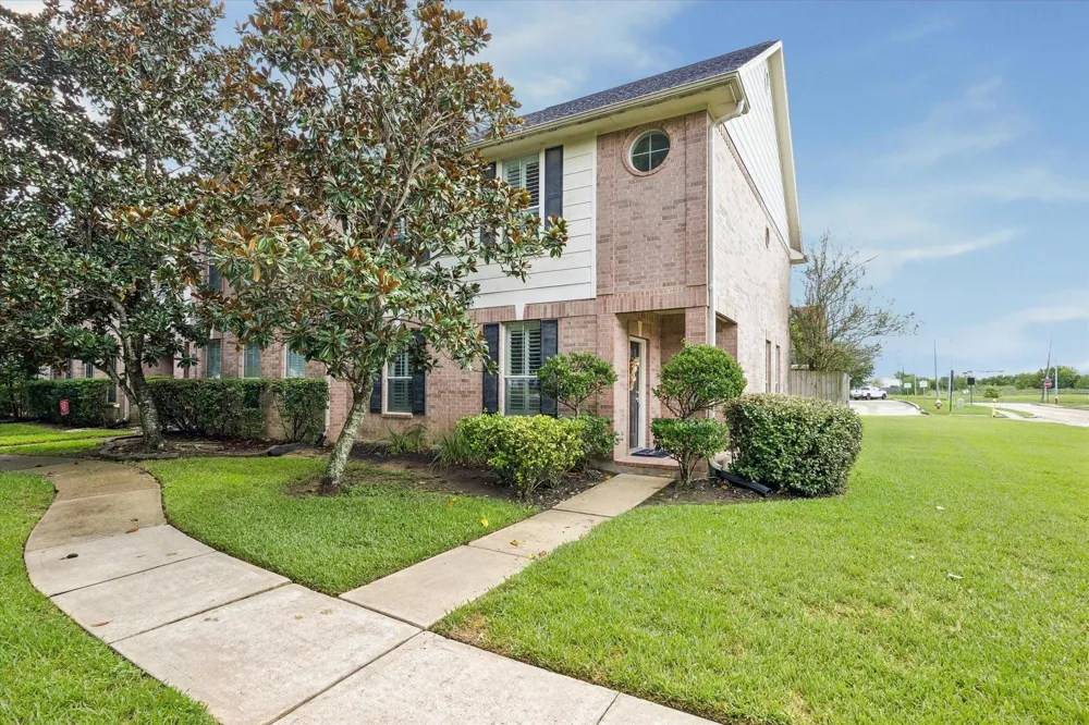 607 Travis Street #9 Webster, TX 77598
