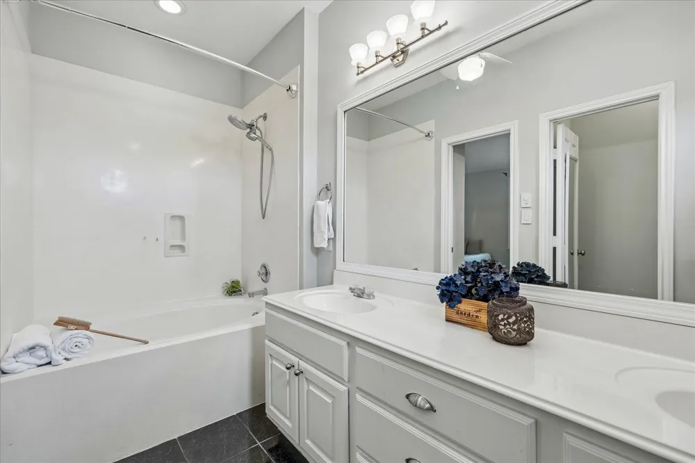 607 Travis Street #9 Webster, TX 77598