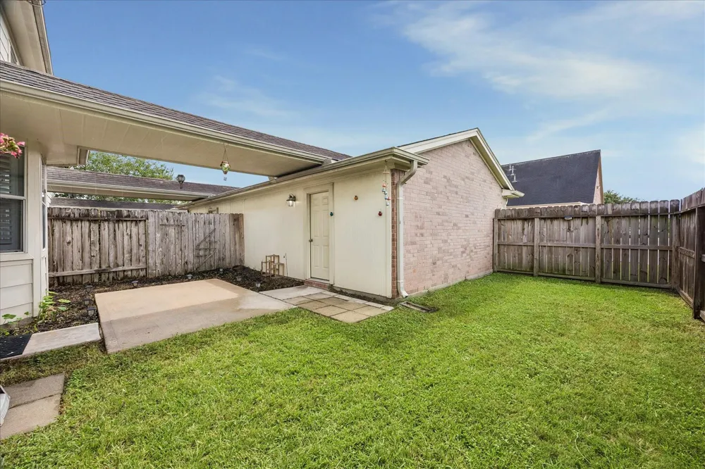 607 Travis Street #9 Webster, TX 77598