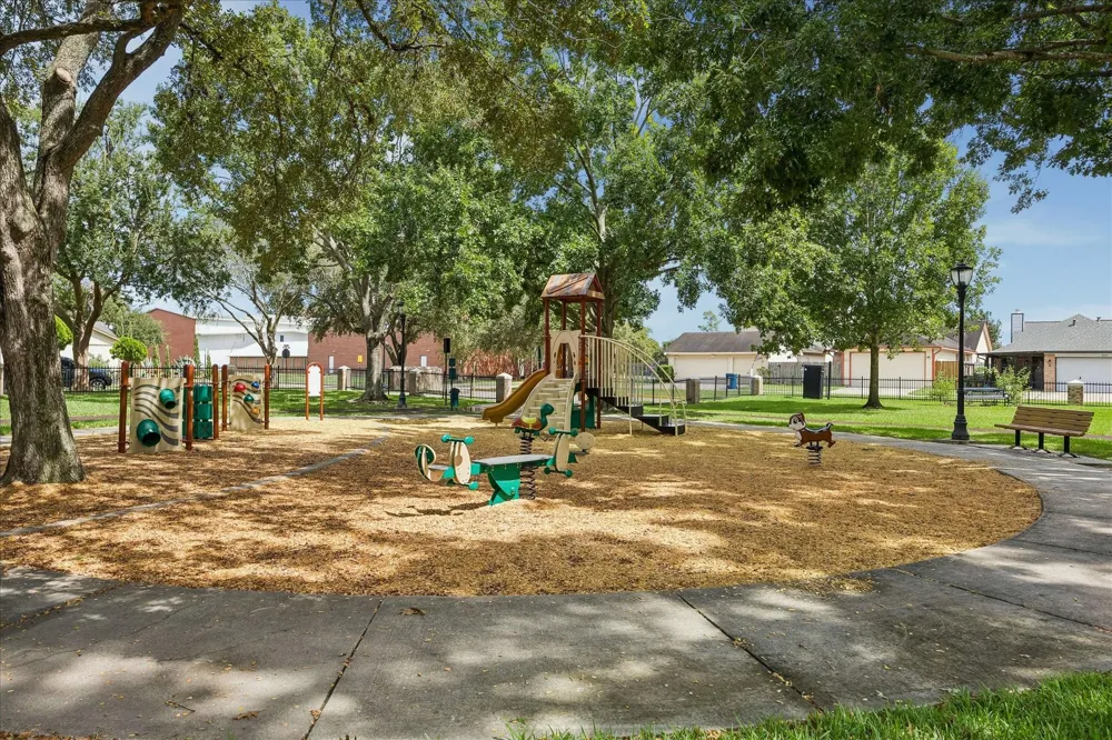 607 Travis Street #9 Webster, TX 77598