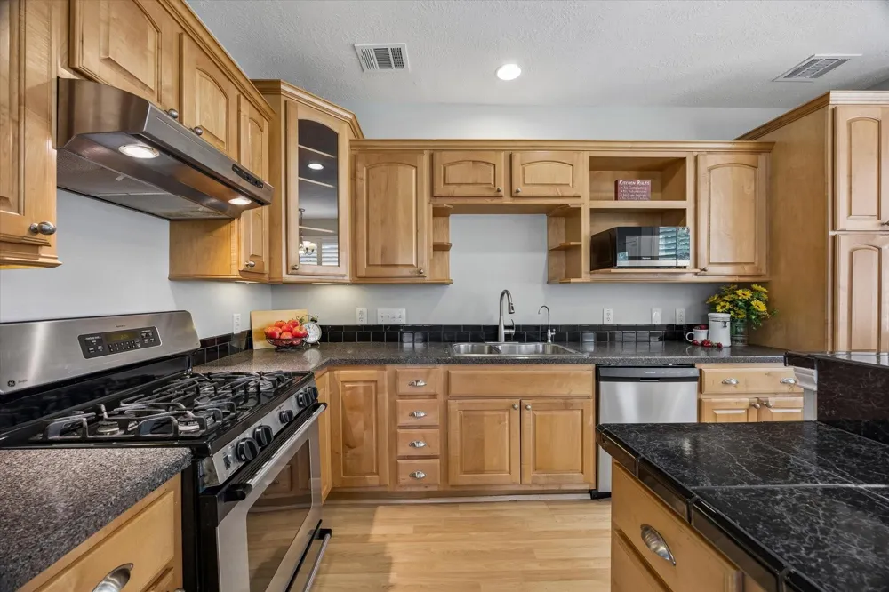 607 Travis Street #9 Webster, TX 77598