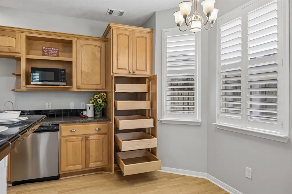 607 Travis Street #9 Webster, TX 77598