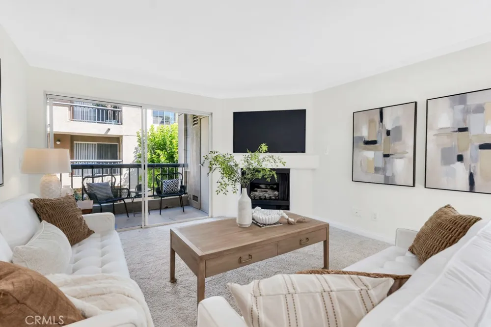 5535 Canoga Avenue #215 Woodland Hills, CA 91367