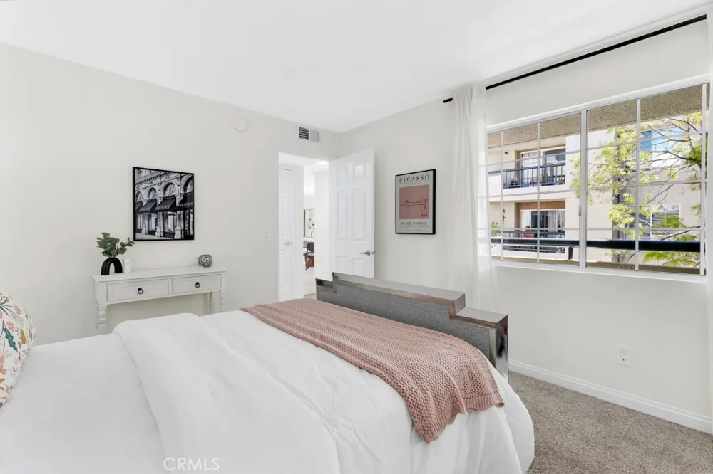 5535 Canoga Avenue #215 Woodland Hills, CA 91367