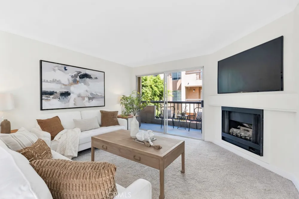 5535 Canoga Avenue #215 Woodland Hills, CA 91367
