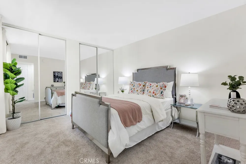 5535 Canoga Avenue #215 Woodland Hills, CA 91367