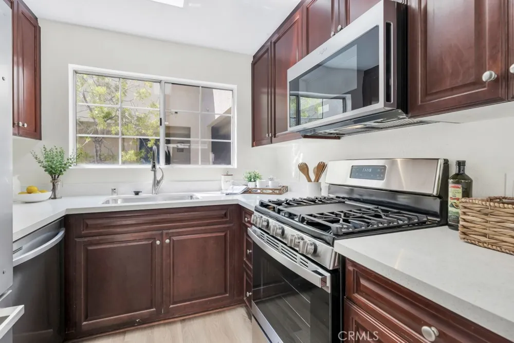 5535 Canoga Avenue #215 Woodland Hills, CA 91367