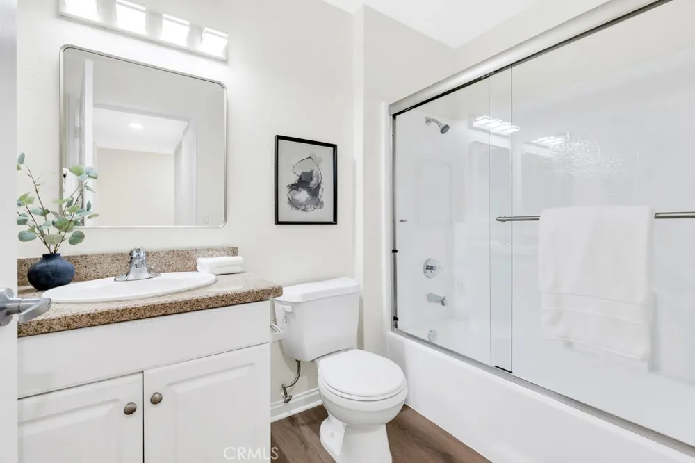 5535 Canoga Avenue #215 Woodland Hills, CA 91367