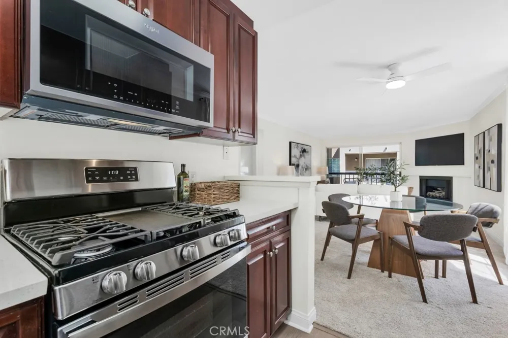5535 Canoga Avenue #215 Woodland Hills, CA 91367