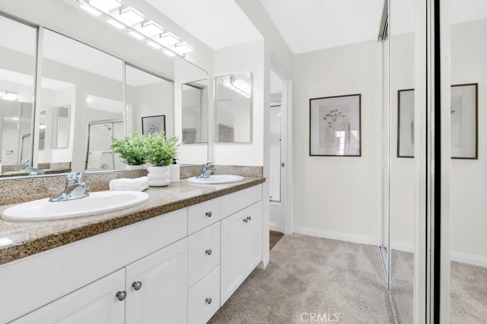 5535 Canoga Avenue #215 Woodland Hills, CA 91367