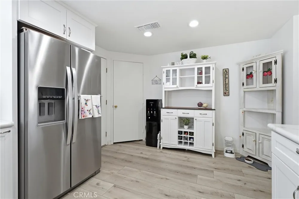 2124 El Domingo Circle #13 Lancaster, CA 93536