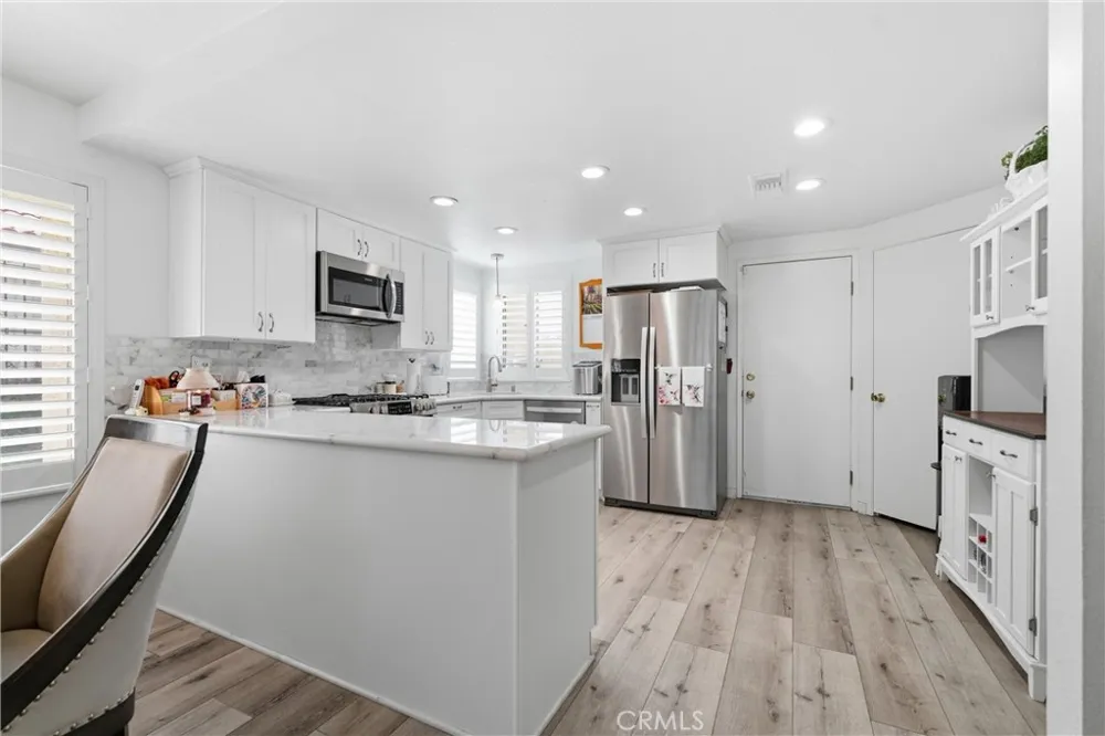 2124 El Domingo Circle #13 Lancaster, CA 93536