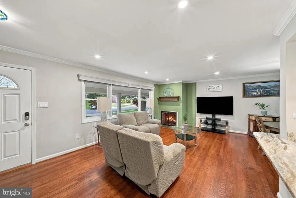 3713 RANDOLPH STREET Fairfax, VA 22030