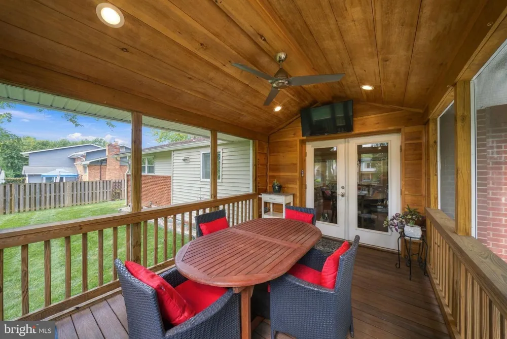 3713 RANDOLPH STREET Fairfax, VA 22030