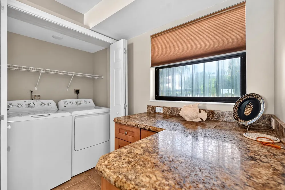1030 US-1 #113 North Palm Beach, FL 33408