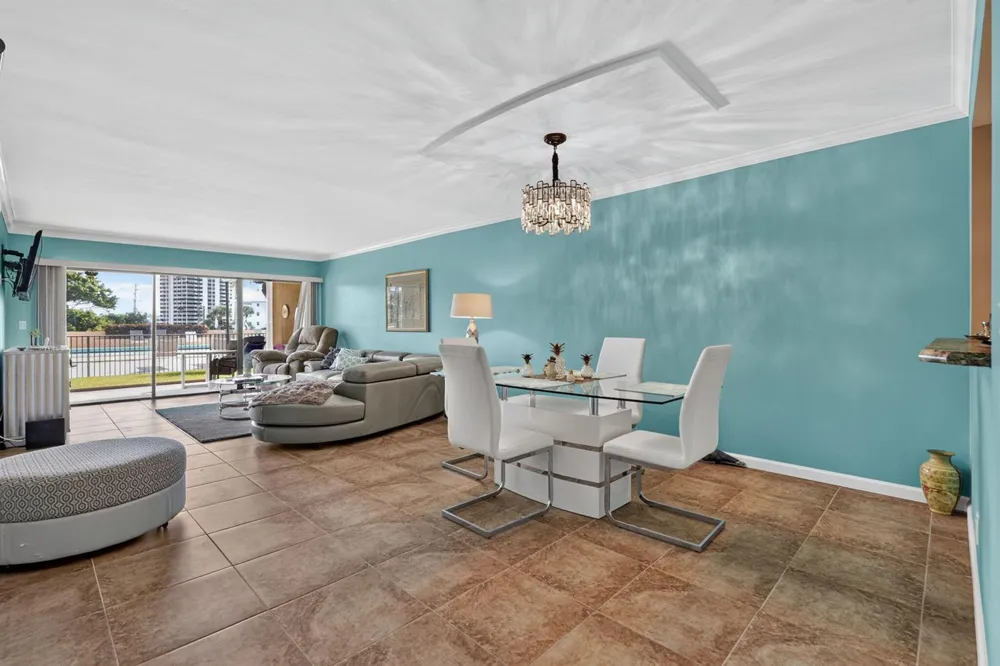 1030 US-1 #113 North Palm Beach, FL 33408