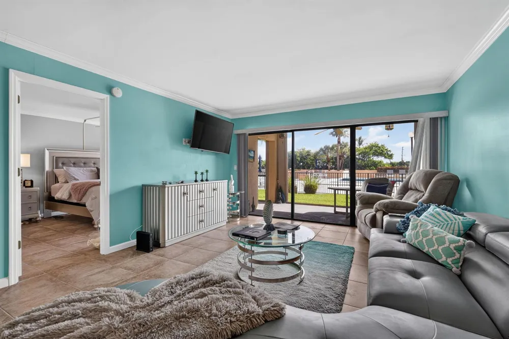 1030 US-1 #113 North Palm Beach, FL 33408