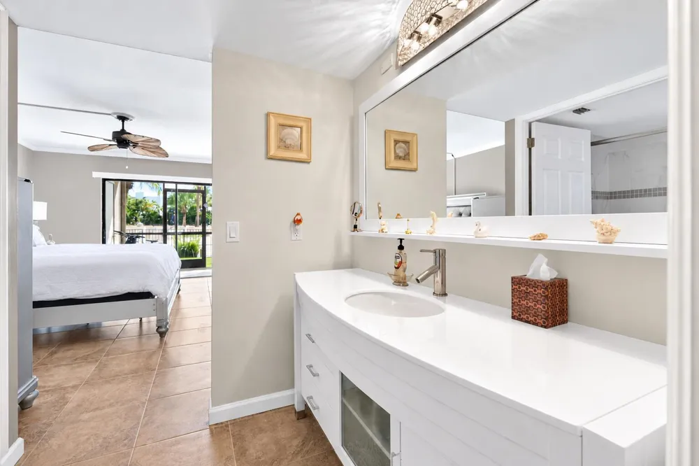 1030 US-1 #113 North Palm Beach, FL 33408