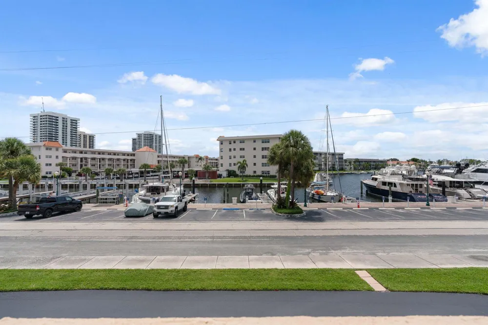 1030 US-1 #113 North Palm Beach, FL 33408