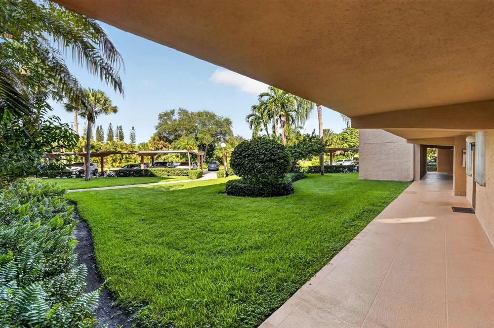1030 US-1 #113 North Palm Beach, FL 33408