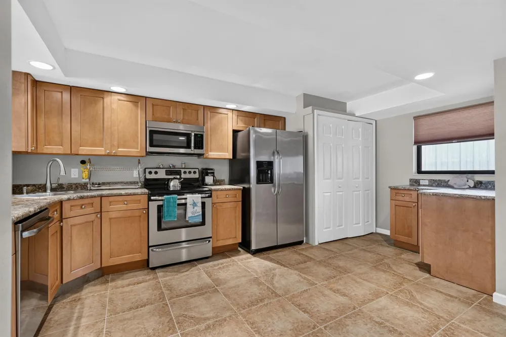 1030 US-1 #113 North Palm Beach, FL 33408