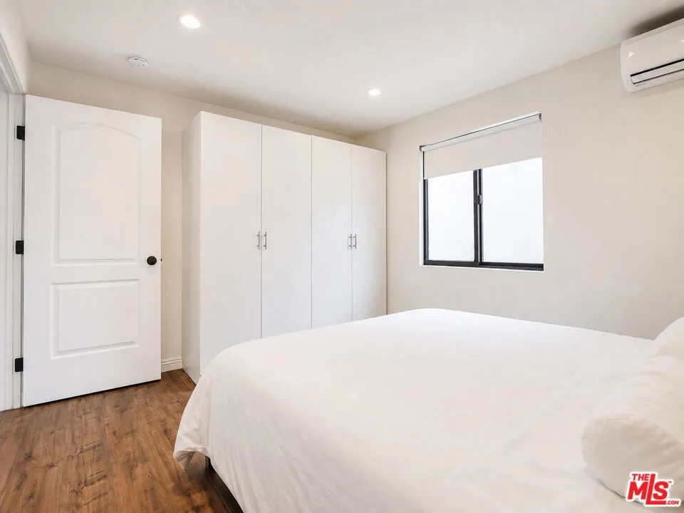 8963 Cadillac Avenue Los Angeles, CA 90034