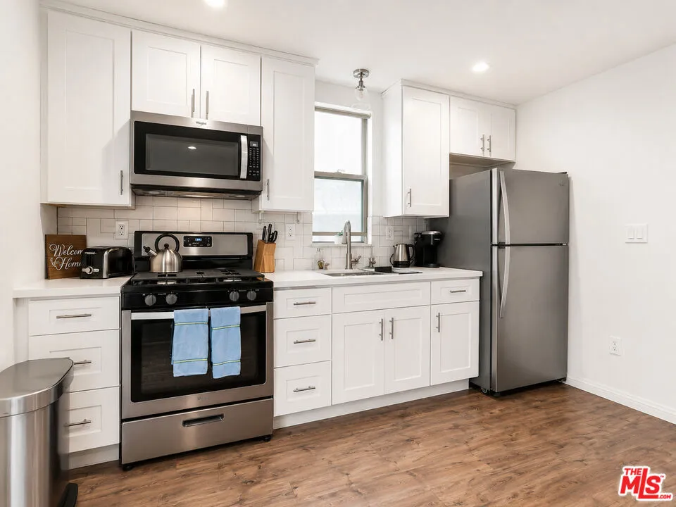 8963 Cadillac Avenue Los Angeles, CA 90034
