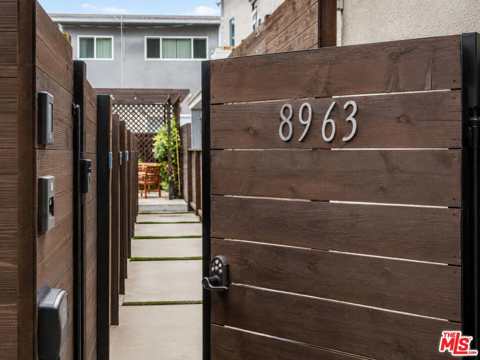 8963 Cadillac Avenue Los Angeles, CA 90034