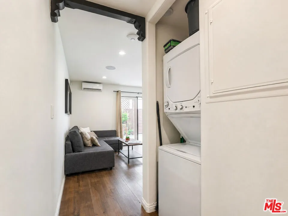 8963 Cadillac Avenue Los Angeles, CA 90034