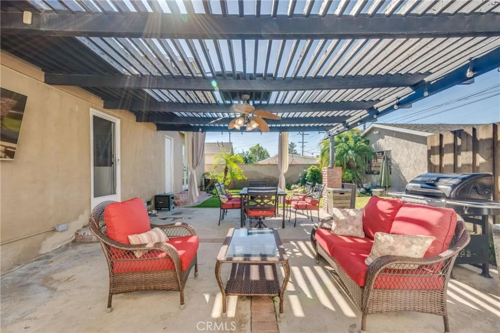 1911 Fairview Street Burbank, CA 91505