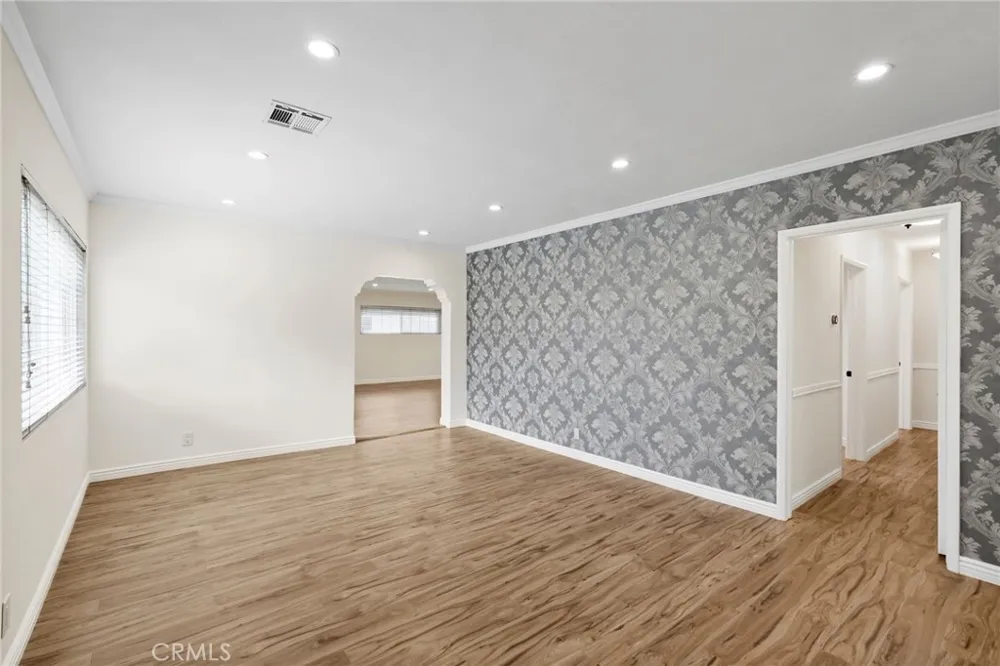 1911 Fairview Street Burbank, CA 91505