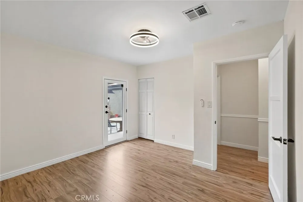1911 Fairview Street Burbank, CA 91505
