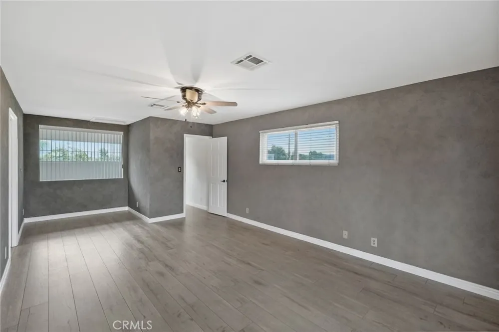 1911 Fairview Street Burbank, CA 91505