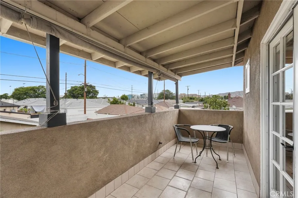 1911 Fairview Street Burbank, CA 91505