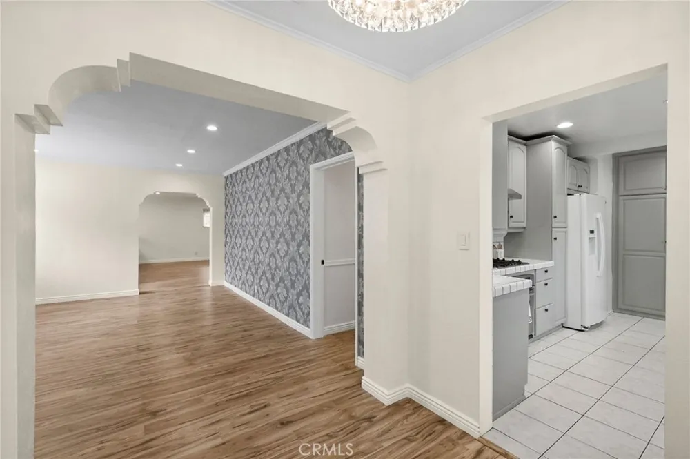 1911 Fairview Street Burbank, CA 91505