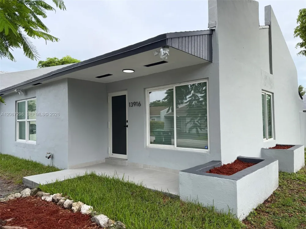 13916 SW 56th Ln Miami, FL 33183