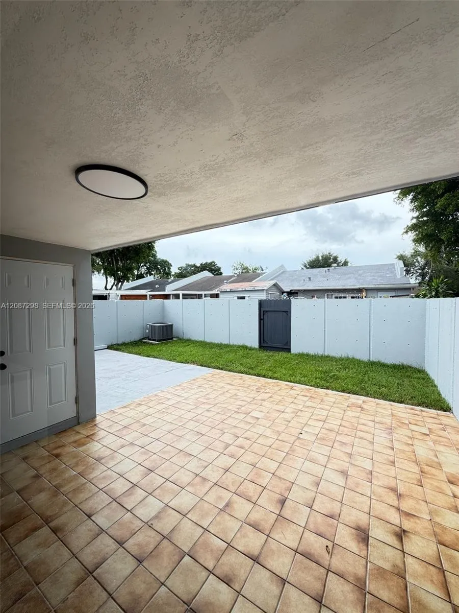 13916 SW 56th Ln Miami, FL 33183