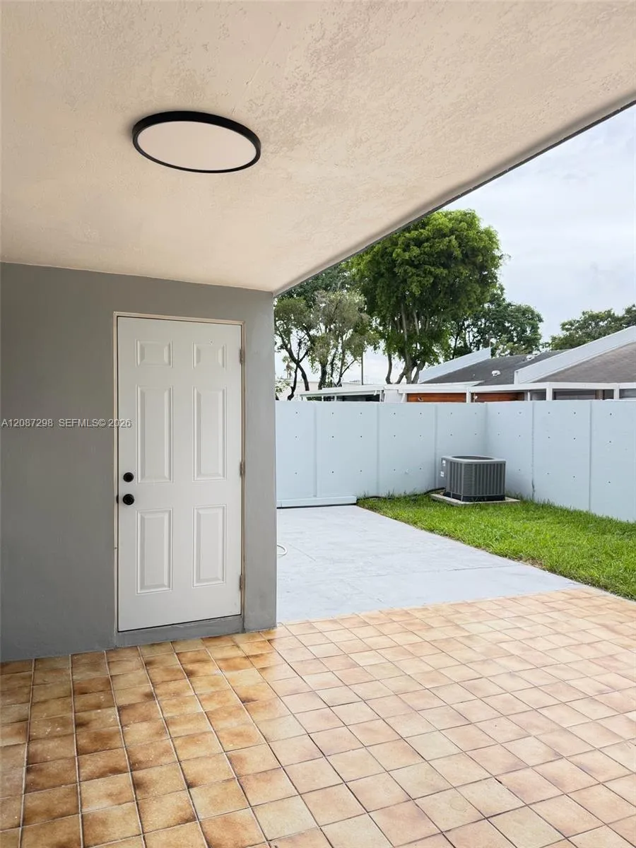 13916 SW 56th Ln Miami, FL 33183