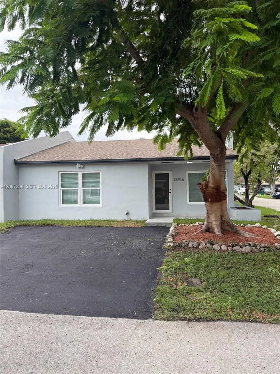 13916 SW 56th Ln Miami, FL 33183