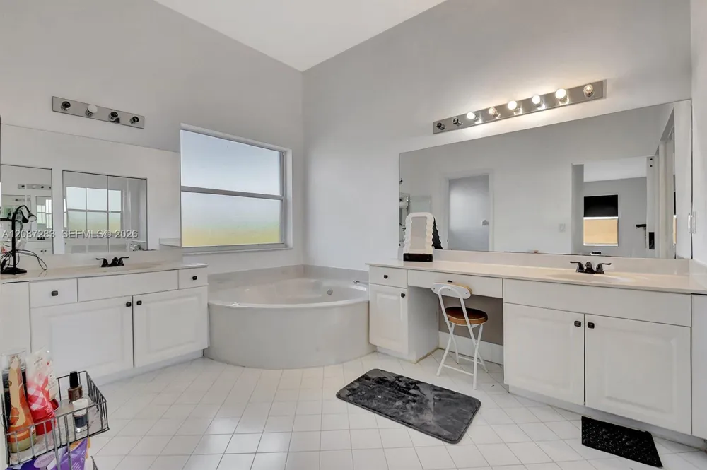 7647 Rockport Cir Lake Worth, FL 33467
