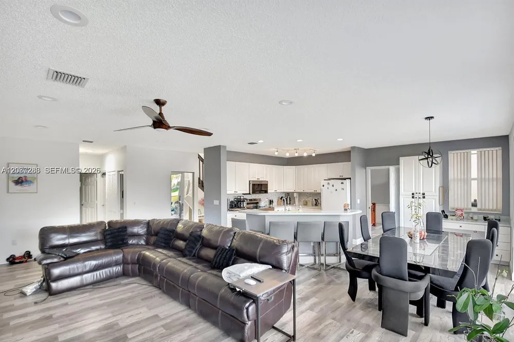 7647 Rockport Cir Lake Worth, FL 33467