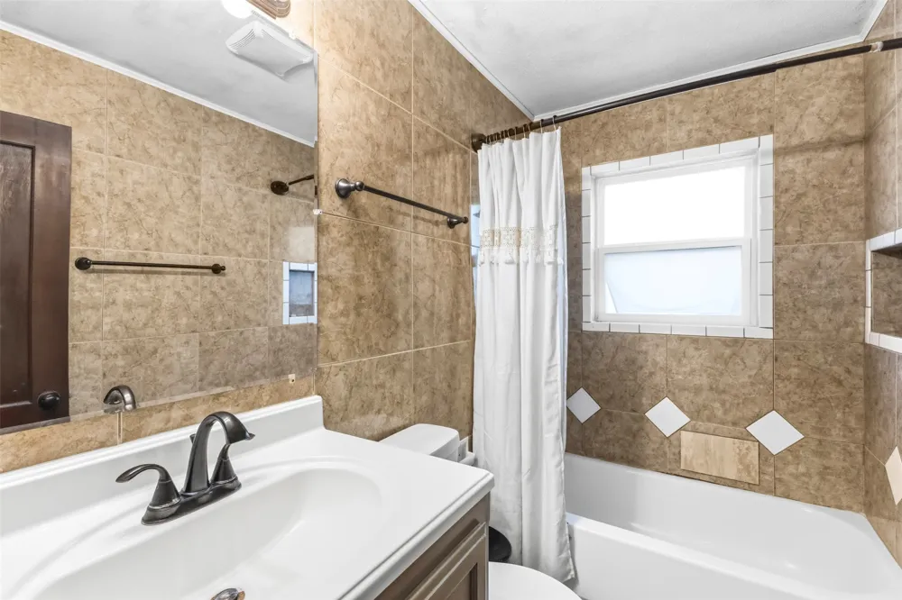 518 W 8th Ada, OK 74820