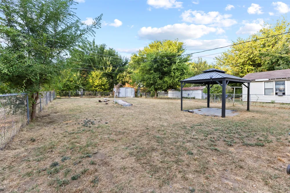 518 W 8th Ada, OK 74820