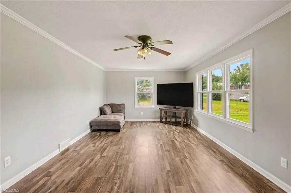 275 Brenda Drive Thomasville, NC 27360