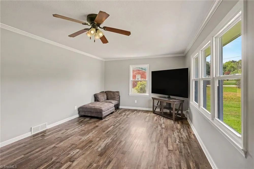 275 Brenda Drive Thomasville, NC 27360