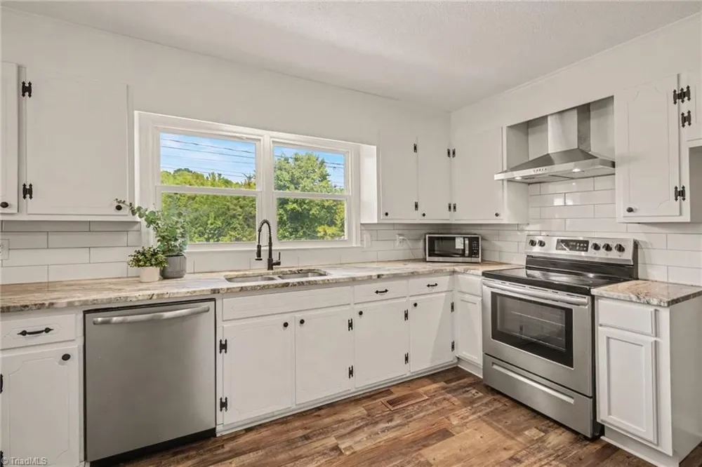 275 Brenda Drive Thomasville, NC 27360