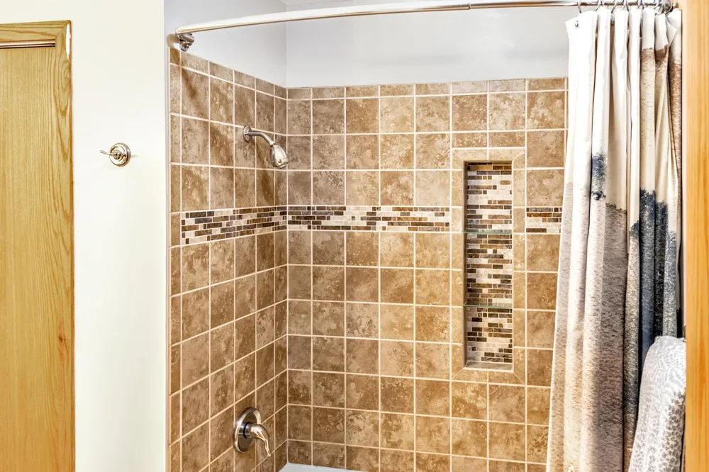 9180 Edgebrook Drive Northfield, MN 55057