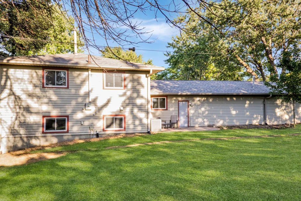 9180 Edgebrook Drive Northfield, MN 55057