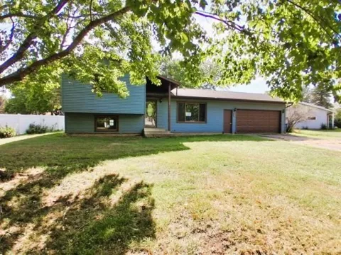 831 Cumming Lane